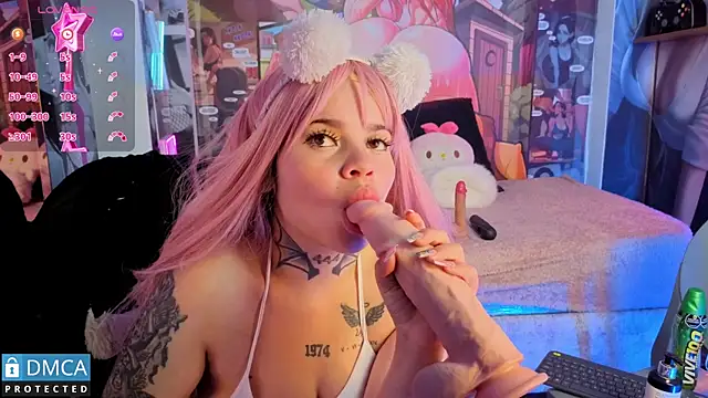 Snapshot of CandyKane06_ chatting on October 10, 3:44 am CandyKane06 online show from October 10, 3:44 am