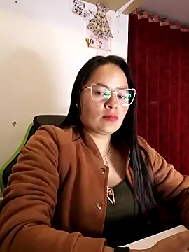 Snapshot of Daliz_Leon chatting on October 7, 1:43 am Daliz Leon online show from October 7, 1:43 am