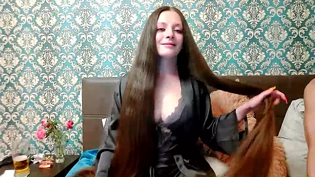 Snapshot of Rapunzel_hairlover chatting on September 10, 8:09 pm Rapunzel hairlover online show from September 10, 8:09 pm