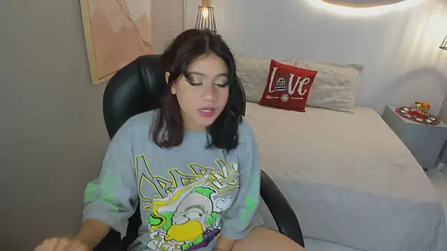 Julieth brown  online show from November 20, 8:10 pm