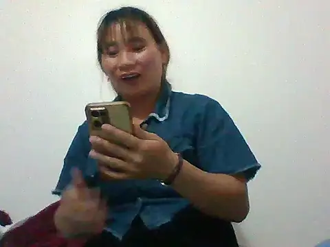 Snapshot of Mainay0033 chatting on September 29, 11:37 am Mainay0033 online show from September 29, 11:37 am