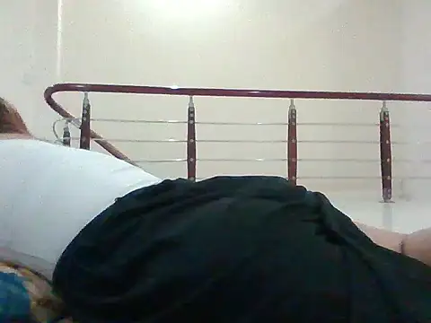 Snapshot of Mainay0033 chatting on October 2, 12:10 pm Mainay0033 online show from October 2, 12:10 pm
