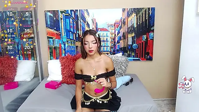 Snapshot of EmilyJonns chatting on October 6, 11:27 am EmilyJonns online show from October 6, 11:27 am