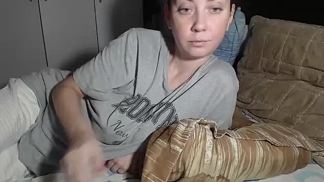 petite danielle online show from January 13, 5:17 pm