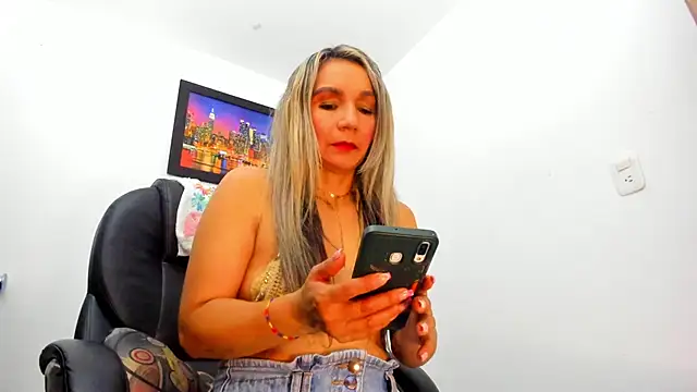 Ms lunaRose online show from October 5, 2:49 am