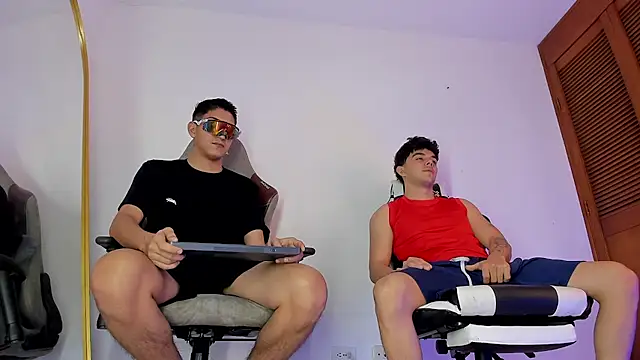 sotooliver3 online show from February 9, 8:44 pm