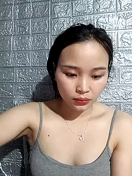 Lili lovely online show from December 17, 8:18 am