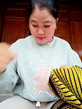 maycuc123 online show from January 10, 1:43 am