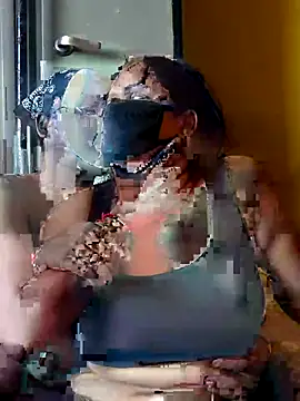 Snapshot of Hottie_couple69 chatting on October 14, 6:05 am Hottie couple69 online show from October 14, 6:05 am