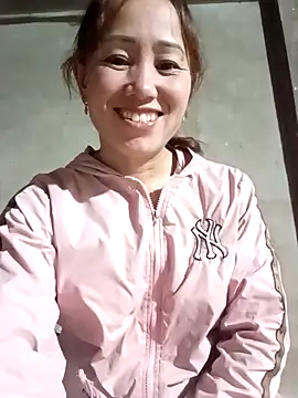 Snapshot of Fienjr chatting on September 24, 2:49 pm Fienjr online show from September 24, 2:49 pm