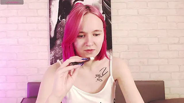 Ericha Stone online show from September 18, 8:02 am