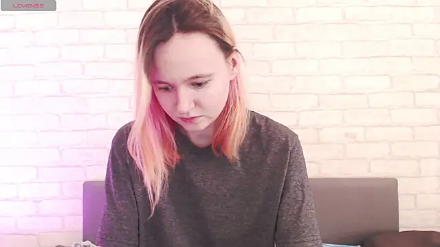 Ericha Stone online show from March 31, 8:03 am