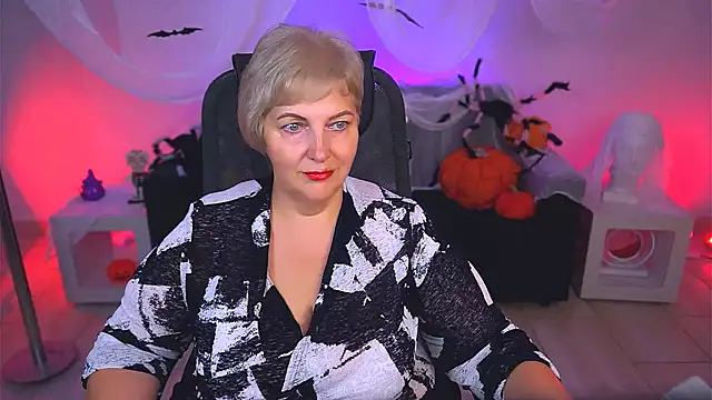 MaryMogan online show from October 23, 4:40 am