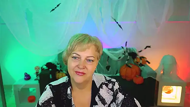 MaryMogan online show from October 30, 4:15 am