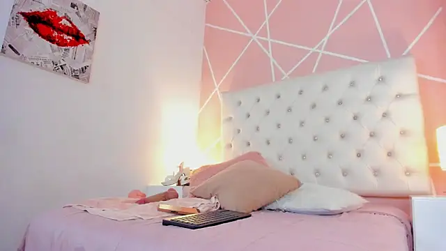 Snapshot of Viictoriia_Lopez chatting on October 1, 12:10 pm Viictoriia Lopez online show from October 1, 12:10 pm