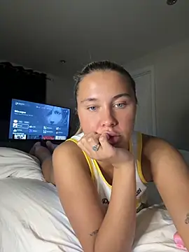EllaBluee online show from September 25, 5:17 am