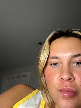 EllaBluee online show from September 29, 10:59 pm