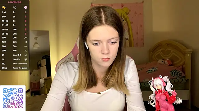 VibeQueenLucy online show from October 14, 4:20 pm