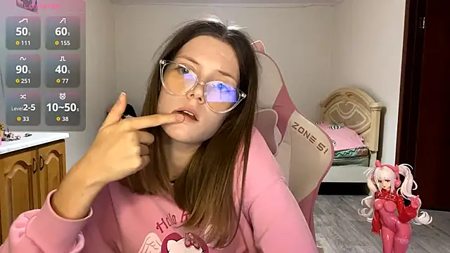 VibeQueenLucy online show from September 9, 3:45 pm