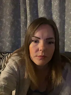 Snapshot of SexyLoLoUK chatting on September 21, 5:17 am SexyLoLoUK online show from September 21, 5:17 am