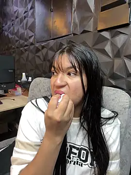 lil charme online show from October 5, 7:19 pm