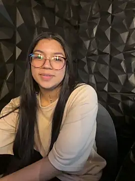 lil charme online show from November 10, 7:53 pm