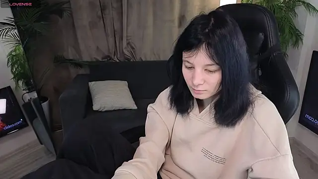 EllinEverly online show from November 27, 9:17 pm