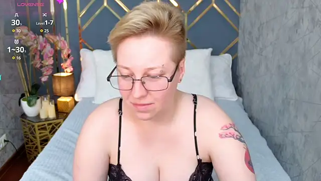 AlexandraGreen online show from October 11, 9:17 pm