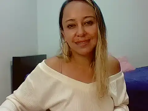 Snapshot of leah_susman chatting on October 1, 2:16 am leah susman online show from October 1, 2:16 am