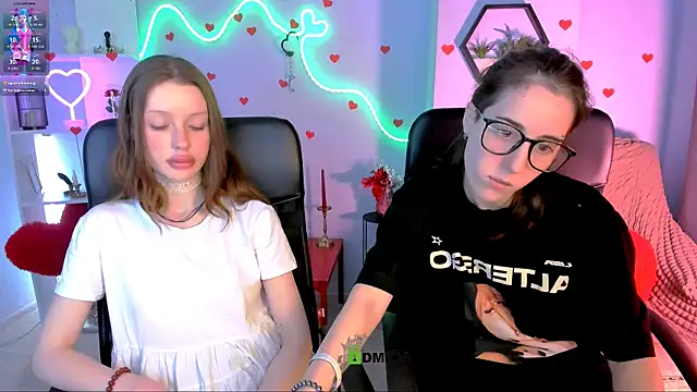 khloebeauty online show from April 7, 7:27 pm