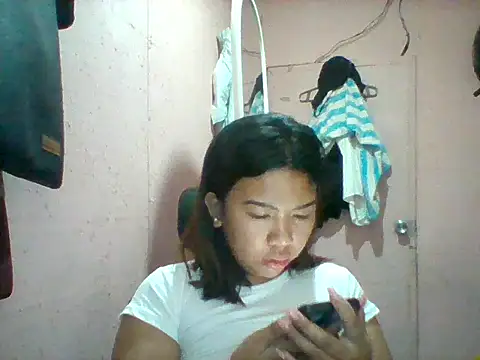 Snapshot of aniya_04 chatting on September 19, 11:26 pm aniya 04 online show from September 19, 11:26 pm