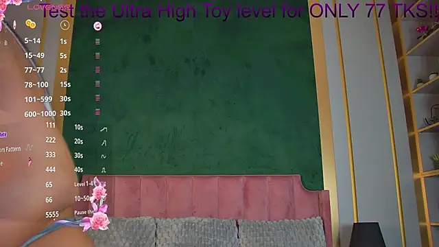 Snapshot of VanessaOlive chatting on October 12, 6:38 am VanessaOlive online show from October 12, 6:38 am