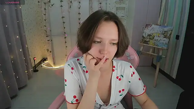 Snapshot of Hellena_Here chatting on September 14, 8:40 pm Hellena Here online show from September 14, 8:40 pm