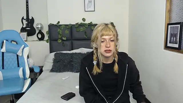 Amnesia  online show from September 29, 1:38 pm