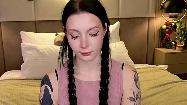 Goldy Stark online show from December 19, 8:45 pm