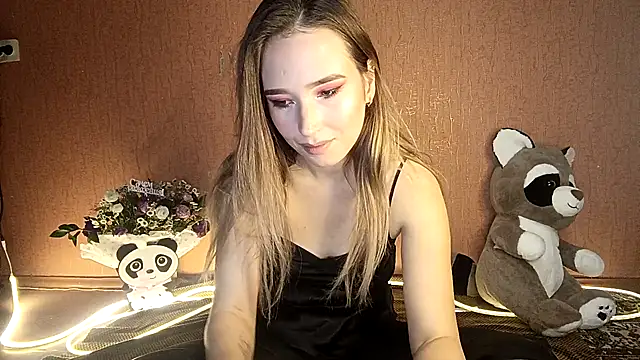 Snapshot of Awora_Wolf chatting on October 15, 7:05 pm Awora Wolf online show from October 15, 7:05 pm