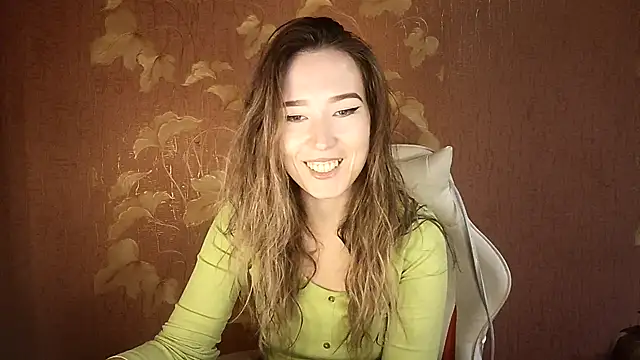 Snapshot of Awora_Wolf chatting on October 11, 8:33 pm Awora Wolf online show from October 11, 8:33 pm