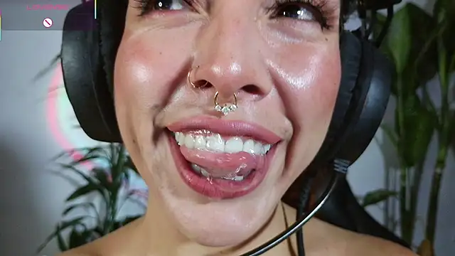 bri von dhara   online show from April 11, 8:56 pm