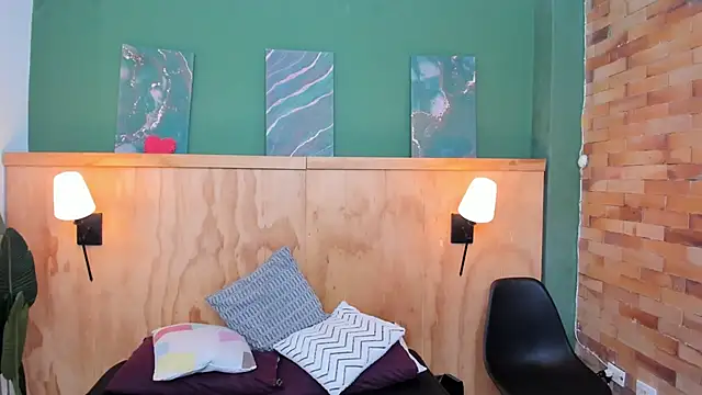 aliceandsia online show from November 26, 7:15 pm