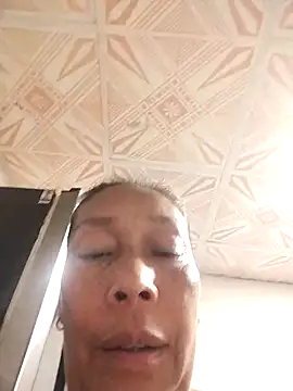 Naomi-Mature online show from October 18, 10:29 am