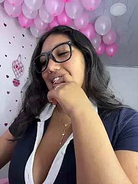 SharaRous online show from March 8, 9:29 pm