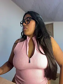 SharaRous online show from February 2, 11:15 pm