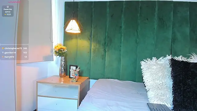 kittyy milk 001 online show from October 15, 9:17 pm