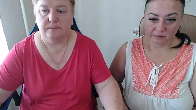 Snapshot of Bertie_Adeline chatting on September 13, 6:43 am Bertie Adeline online show from September 13, 6:43 am