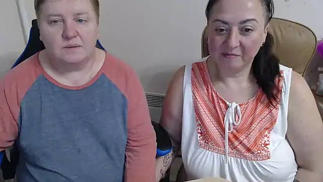 Bertie Adeline online show from November 28, 9:07 pm