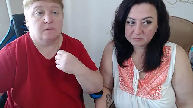 Snapshot of Bertie_Adeline chatting on September 15, 6:54 am Bertie Adeline online show from September 15, 6:54 am