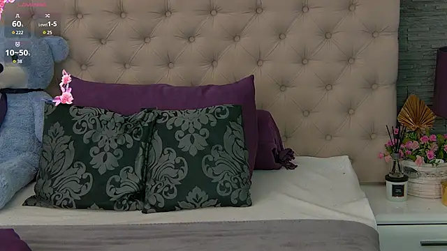 VannyFoxx online show from November 15, 8:10 pm