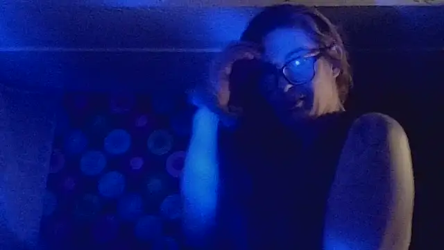 NaughtyIzzy4U online show from July 17, 5:01 am