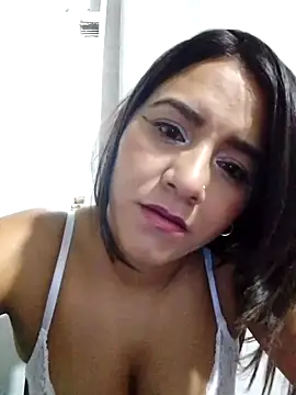 Snapshot of Paola-Russell chatting on September 30, 8:13 pm Paola-Russell online show from September 30, 8:13 pm