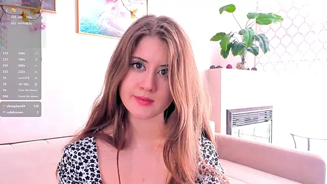 Snapshot of Orivienne chatting on September 15, 7:27 am Orivienne online show from September 15, 7:27 am